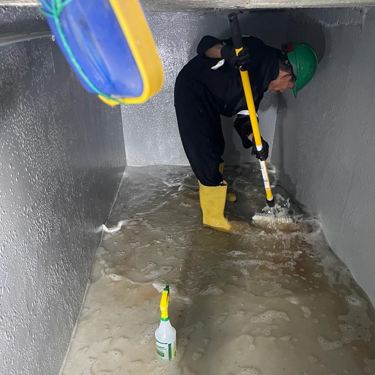 Lavado y Sanitización de Estanques de Agua Potable